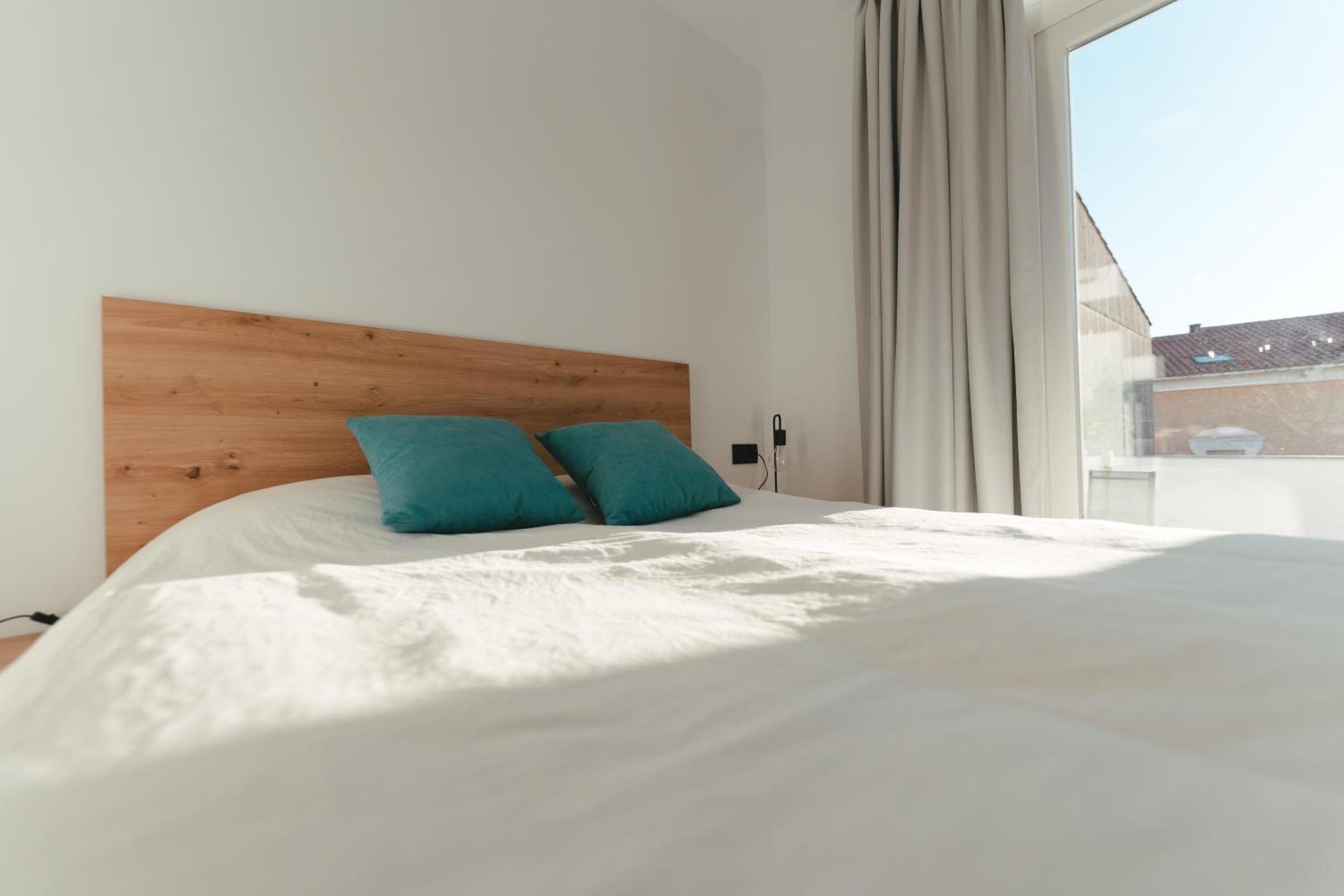 Macarena Suites Caces Екстериор снимка