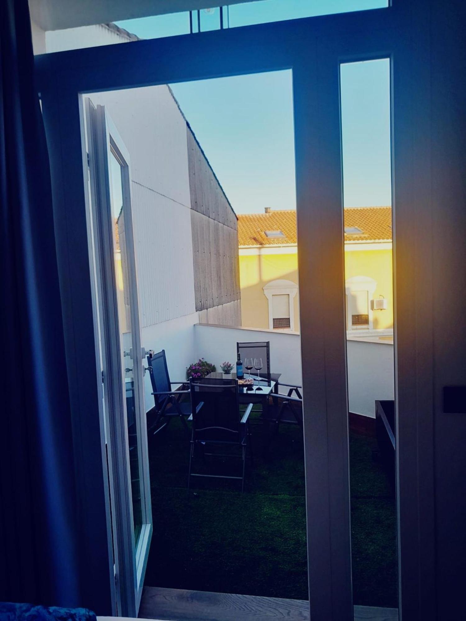 Macarena Suites Caces Екстериор снимка